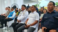 Menteri ESDM Bahlil Sambangi Kampung Halaman Ibu Presiden, Pasang Listrik Gratis