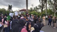 Tenaga Medis Gelar Aksi Damai Dibeberapa Titik, Sampaikan Dukungan Kepada dr. Sitti Korompot