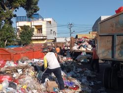 Pemkot Kotamobagu, Terjunkan Ratusan Petugas Bersihkan Tumpukan Sampah