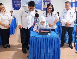 Peningkatan Kualitas Pendidikan, Randito Maringka Secara Simbolis Buka TKA di SMPN 1 Girian