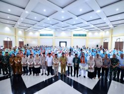 Lepas Jemaah Haji, Gubernur Sulut Serahkan Bantuan