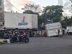 Polres Bitung Sigap Tanggani Lakalantas Kontainer Ikan Segar