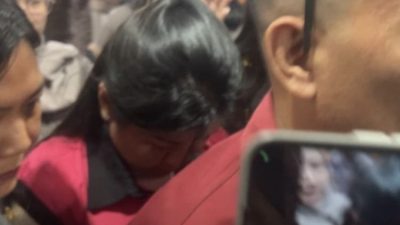 Sosok Kepala Daerah Perempuan Satu-satunya di Sulut Ini Tertunduk dan Meneteskan Air Mata Usai Jalani Pemeriksaan Selama 10 Jam