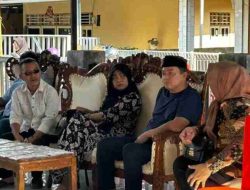 Rahman Salehe Melayat ke Rumah Duka Anak Kader PDIP Kotamobagu, Sampaikan Belasungkawa Mendalam
