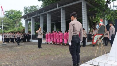 Jelang Hari Bhayangkara ke 80, Polres Bitung Gelar Upacara Ziarah dan Tabur Bunga 