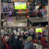 Ajang Piala Dunia 2026, TNI AD Kian Dekat dengan Rakyat! Kodim 1309 Manado Gelar Nobar Bersama Pedagang di Pasar Bersehati