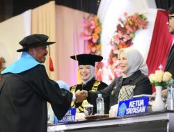 Wagub Idah Beri Motivasi 421 Wisudawan Universitas Ichsan Gorontalo