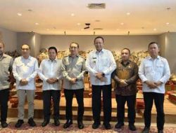Pemprov Gorontalo Resmi Serahkan Dokumen Gelar Pahlawan HB Jassin dan Aloei Saboe