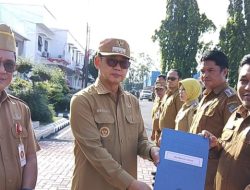 Wali Kota Bitung Serahkan SK Kepala Lingkungan, Tegaskan Peran Strategis di Masyarakat