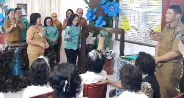 Sekolah Lansia “Laskar Bintang” Resmi Diluncurkan, Ellen Honandar: Lansia Harus Tetap Aktif dan Produktif