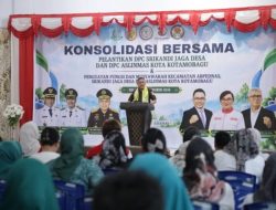 Kukuhkan Pengurus Srikandi Jaga Desa dan ASLINMAS, Ferrytass Tekankan Pengabdian Nyata